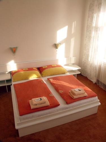 Hotel Saloon - image 13