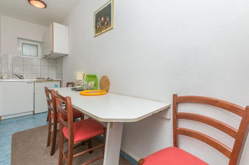 Three-Bedroom Apartment room in Apartment Anica
