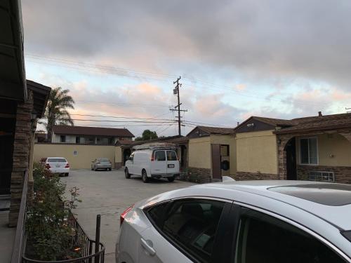 Apache Inn – Lynwood, CA