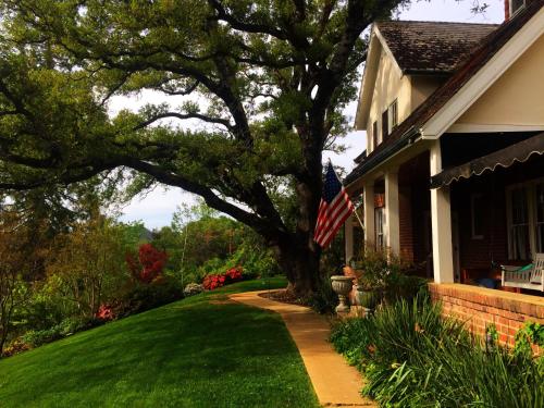 205255189 The Inn on Knowles Hill Bed & Breakfast Hotel