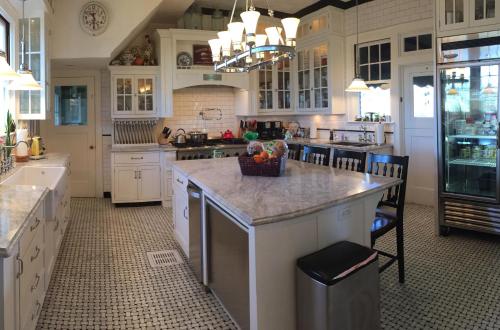 The Inn on Knowles Hill Bed & Breakfast Hotel