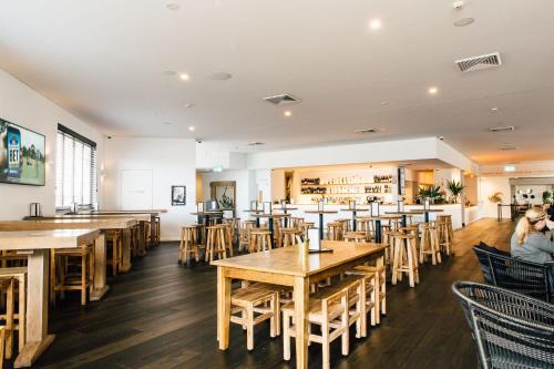 Restaurant, Crossroads Hotel in Liverpool