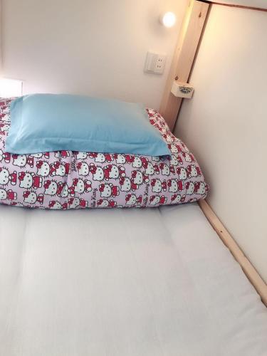 room detail thumbnail 2