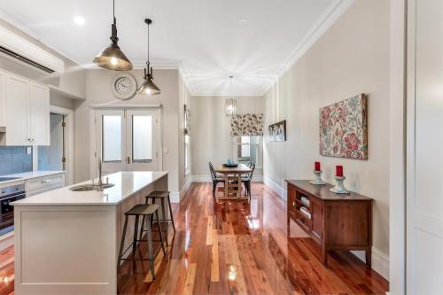 Grandview Accommodation - The Flaxley Apartments - Cedar Grove