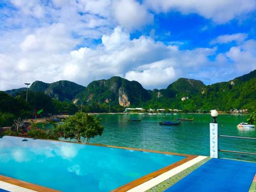 Double room, deluxe, sea view, balcony