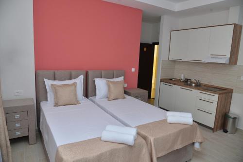 Studio Apartment image 5