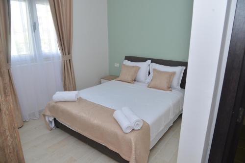 Studio Apartment image 6