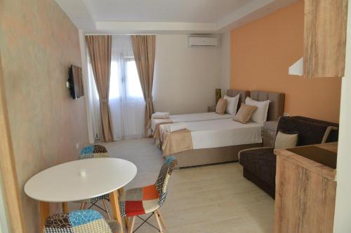Standard Apartment image 10