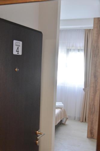 Standard Apartment image 10