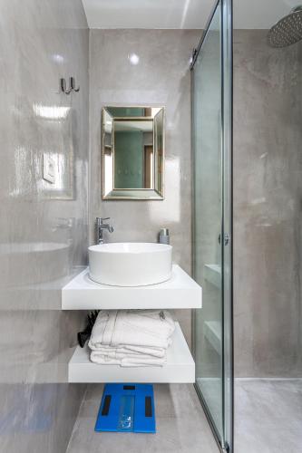 Chandakos 8 Design Apartments Room Type - Penthouse Apartment
