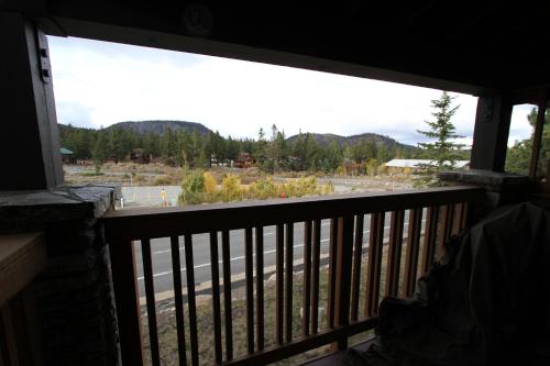 Summit 34 Apartment - image 4