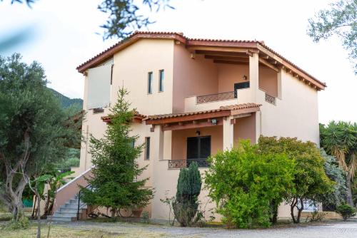  Peloponnese Luxury Residence in Psathopyrgos