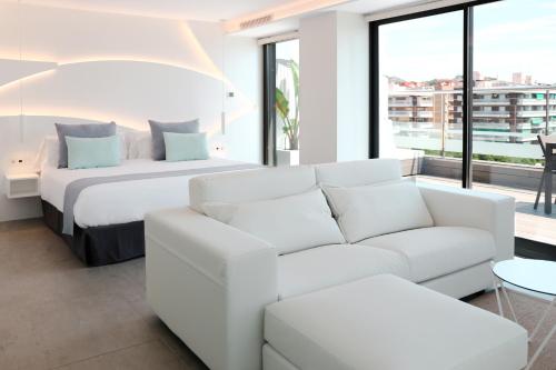 Deluxe Suite with Spa Bath
