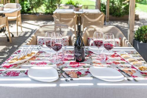 設施, 布宜諾賽勒斯旅館 (Hostal Buenos Aires) in 特倫普