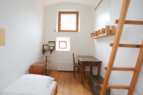 2 twin beds