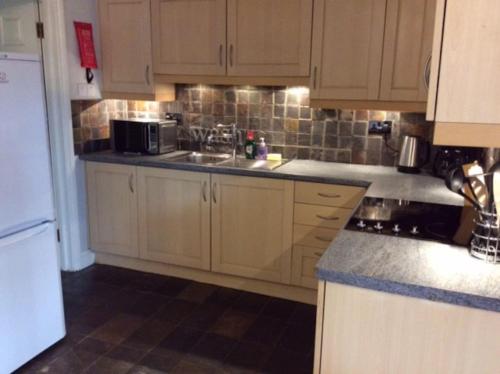 Stansted spacious 2-bed apartment, easy access to Stansted Airport & London photo 3