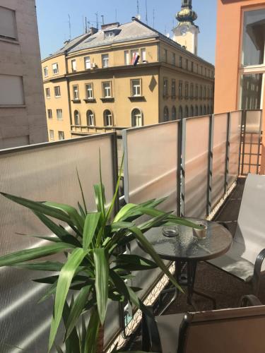 Main Square Dream Apartment - main image