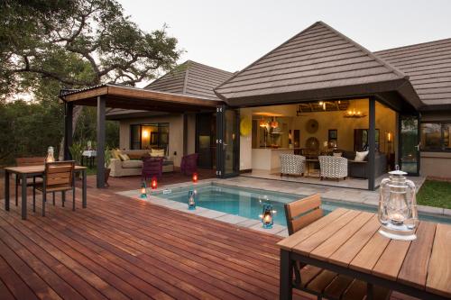 205328455 Moya Safari Villa