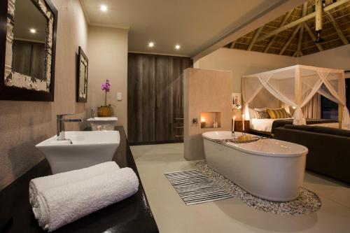 205328565 Moya Safari Villa