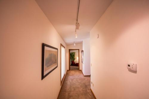 Woodlands Retreat Home - image 8