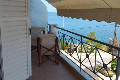  Seafront spacious, new built apartment! (1hr from Athens) in Nea Artaki