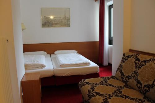 Hotel Montree - image 3