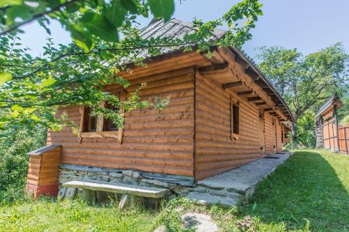 Садиба над потоком - Chalet - Lumshory