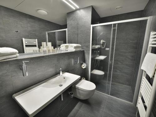 EA Hotel New Town - image 7