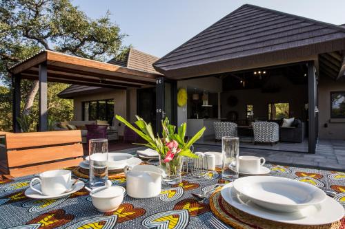 Restaurant, Moya Safari Villa in Hoedspruit