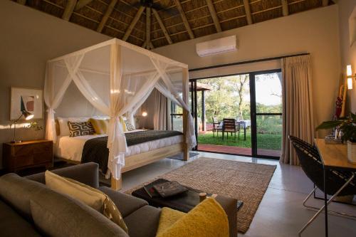 205349149 Moya Safari Villa