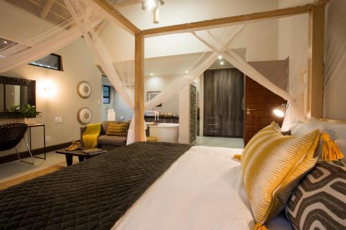 205349202 Moya Safari Villa