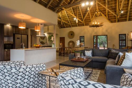 205349265 Moya Safari Villa