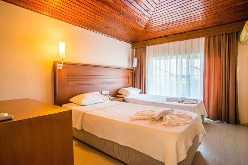 Makri Beach Hotel Manaspark Hotel is a popular choice amongst travelers in Fethiye, whether exploring or just passing through. Offering a variety of facilities and services, the hotel provides all you need for a good n