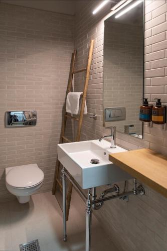 Bespoke House Athens - image 6