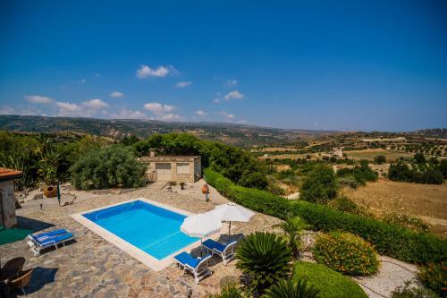 Gujadani Villa in Simou
