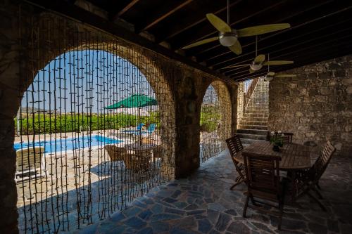 Gujadani Villa in Simou