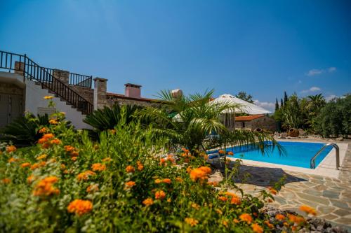 Gujadani Villa in Simou