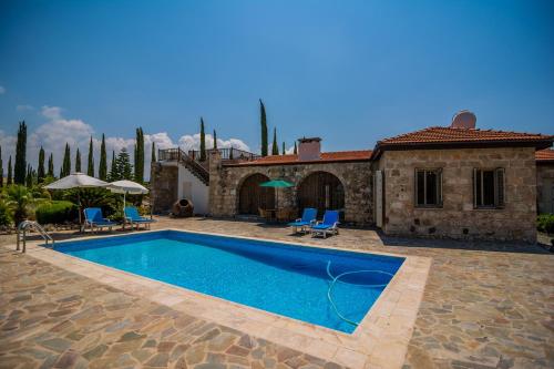 Gujadani Villa in Simou