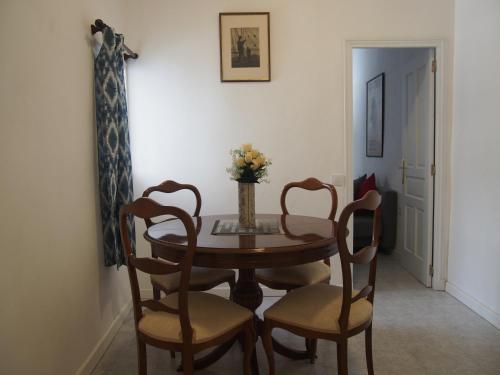 Casa Valientes B - Free private parking, patio, WiFi & AC Casa Valientes B - Free private parking, patio, WiFi & AC