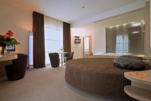 화장실, 카드 인터내셔널 호텔 (Card International Hotel) in 리미니