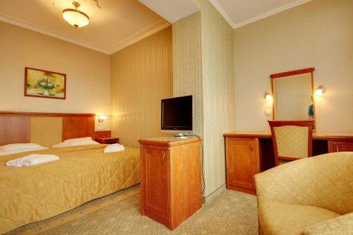 Elizabeth Hotel - image 3