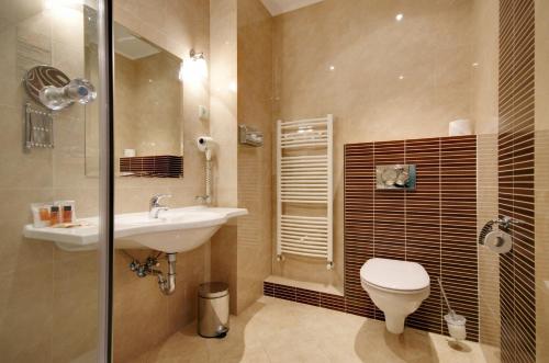 Elizabeth Hotel Room Type - Standard Double or Twin Room