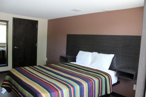 Castle Inn East Greenbush Castleton-on-hudson - image 2