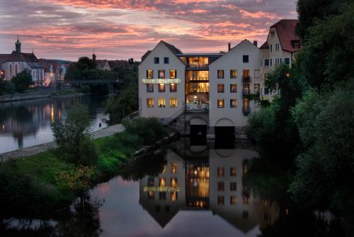 Foto 1: SORAT Insel-Hotel Regensburg