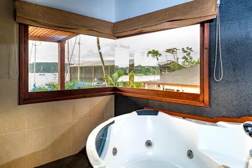 Hot tub, Nanajuana Rio Dulce in Rio Dulce