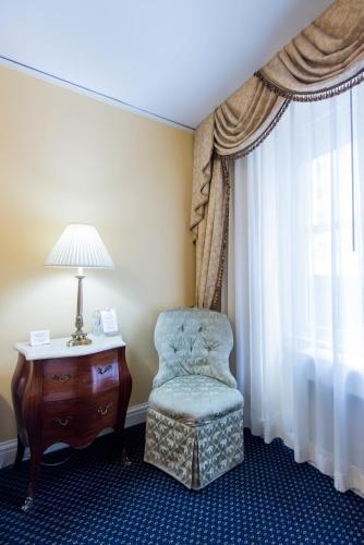 Superior Queen Room image 3
