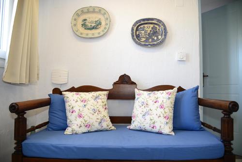  MELISSANTHI FARM HOUSE-THYMARI in Vari