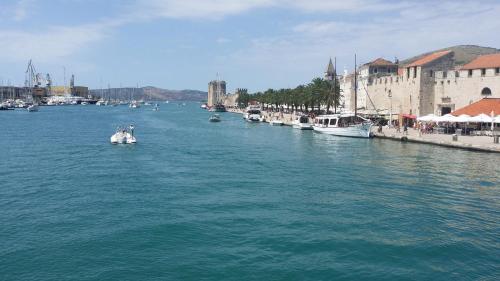 Lux & Relax Apartments Trogir - image 7