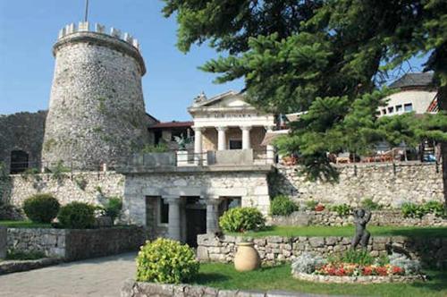  Castle, Pension in Rijeka