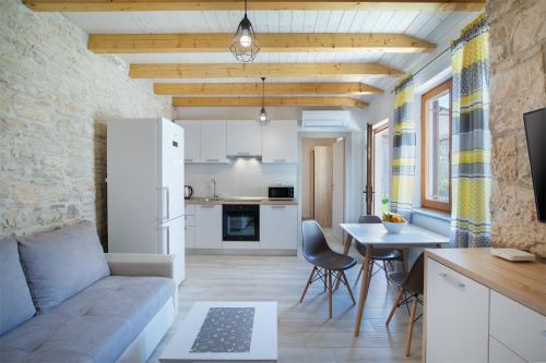  Apartments Leonardo&Mak in Pula